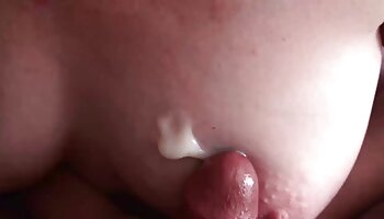 Mec tatoué martèle une belle film pornographique en streaming gratuit milf