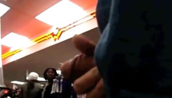 Minet baise sa belle-mère transexuelle aux gros seins Sarina Valentina film prono tukif