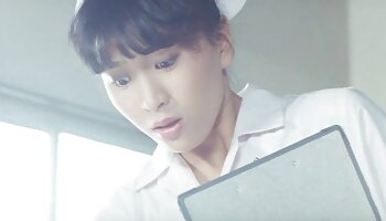 La femme Zoey Holloway donne à un cocu le doigt du milieu tout en video porno gratuit xxx prenant une bite de goujons