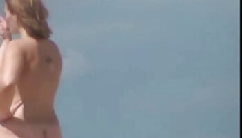 Une ado salope se fait porno lesbienne gratuit défoncer le cul