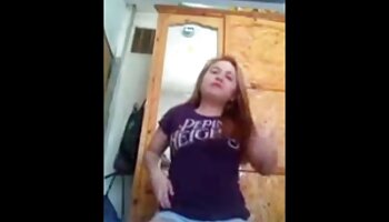 Teen en culotte film de porno gratuit en dentelle montre la chatte
