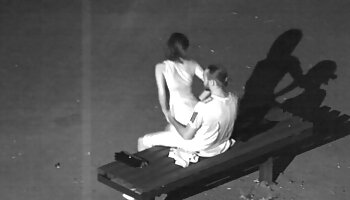 Un couple latin sauvage devient méchant vidéos porno dingue gratuit et se tape l'un sur l'autre