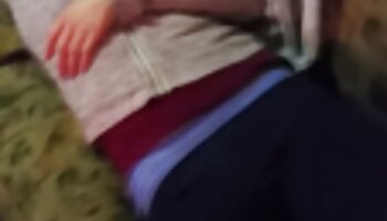 MILF super clips porno gratuits sexy baisée et mange du sperme