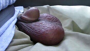 SWALLOWED films vidéos x Evelyn et Arietta s'étouffent sur une grosse bite
