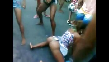 Teen vidéo pornographie xxx montre de l'amour à un homme plus âgé