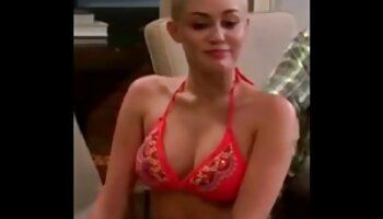La strip-teaseuse dans les montagnes porno gratuit femme enceinte