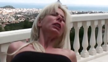 Slutty Granny Erica Lauren se fait film x pornovore manger et baiser la chatte mature