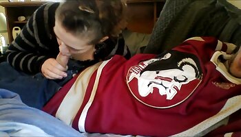Jeune potelée xxx prono gratuit avec un gros ventre